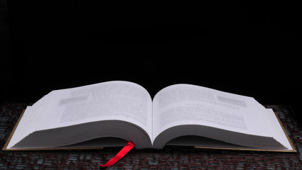 做梦梦到自己大姨妈来了