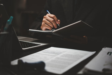 做梦梦到自己大姨妈来了