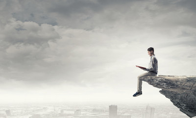 如何通过放大镜来鉴定翡翠的真伪